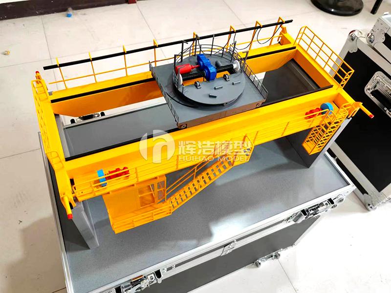 中棒成品跨桥机模型.jpg